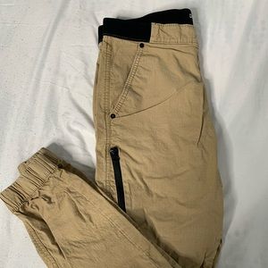 Levi joggers size W32, I’m khaki color